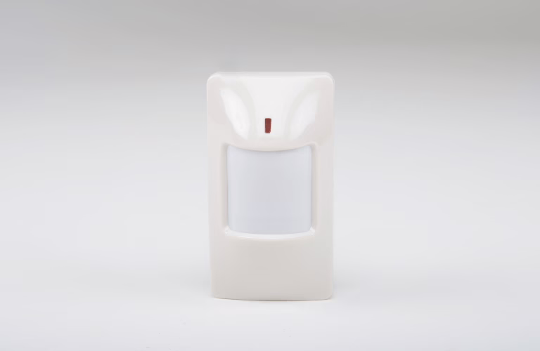 Profesjonalny montaż bezprzewodowego alarmu Satel BeWave lub Ajax przez Alarm Plus w Siedlcach